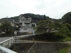 上野村の宿松川屋