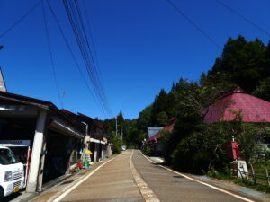 柳津町中野の道路