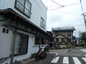 岳の湯駐車場