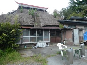 茅葺き屋根民家