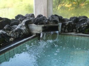流れ落ちる湯