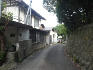 路地の先