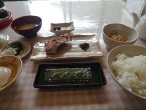 朝食