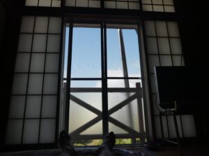 部屋の窓