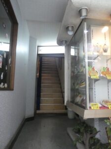 喫茶店階段