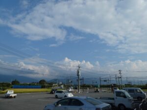 コンビニ駐車場