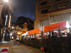 大湯前