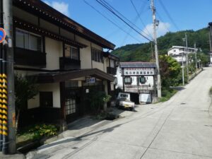 熊の手洗湯温泉街