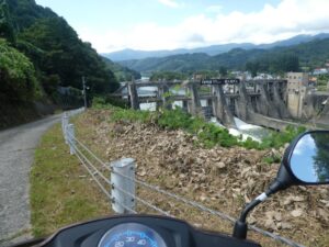 西大滝ダム入口