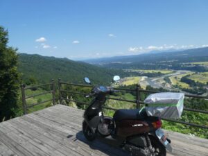 原付き後ろから