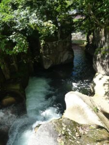 洞元の滝の滝壺