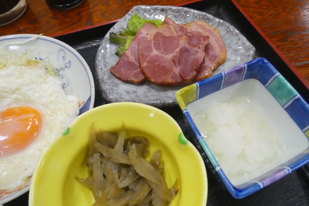 朝食