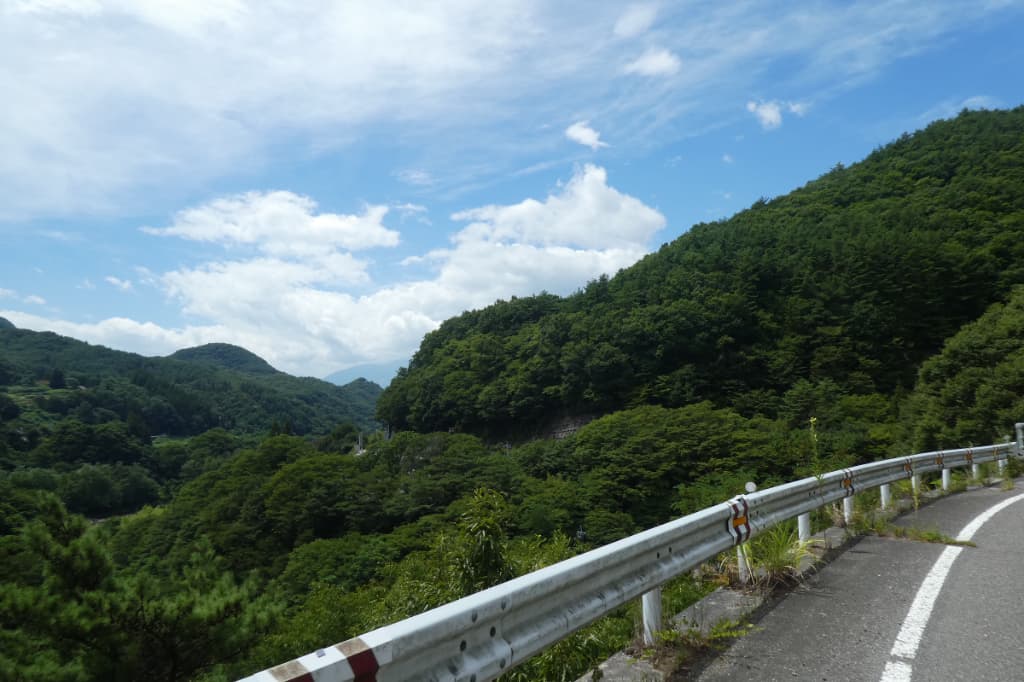 景色の良い山道