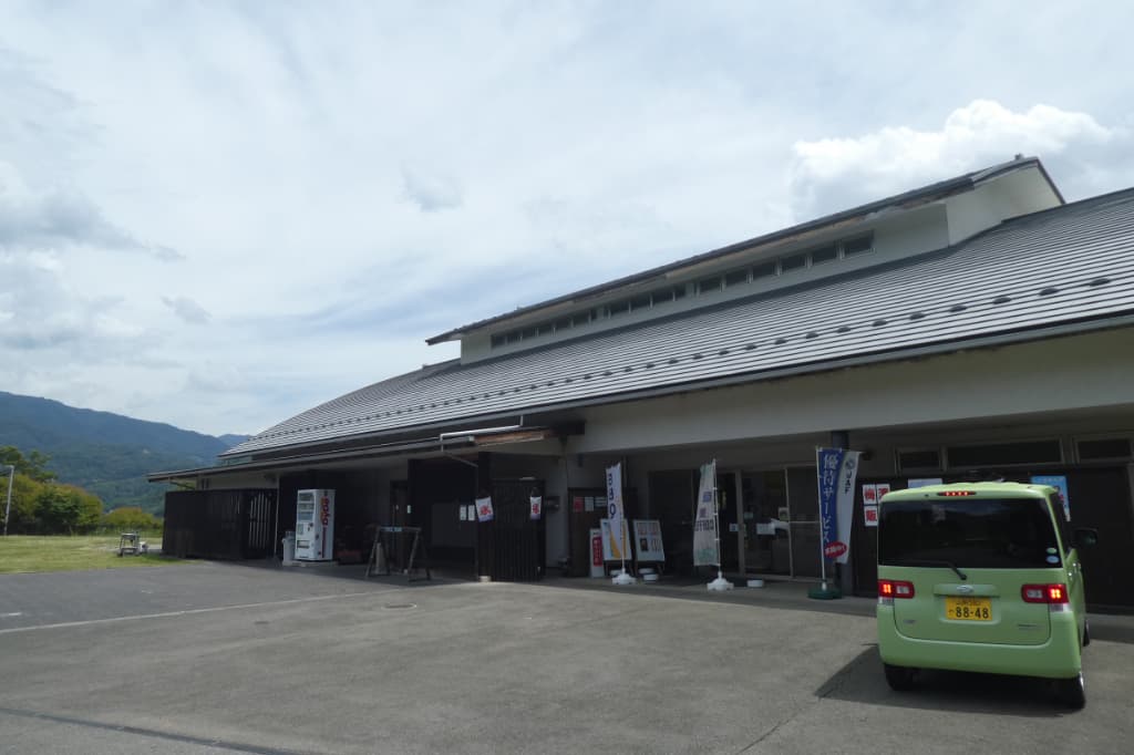 ゆうのう市場建物