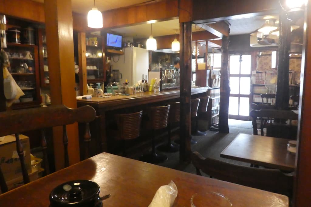 カムイ店内