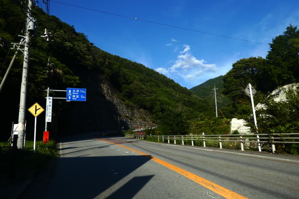 山への道