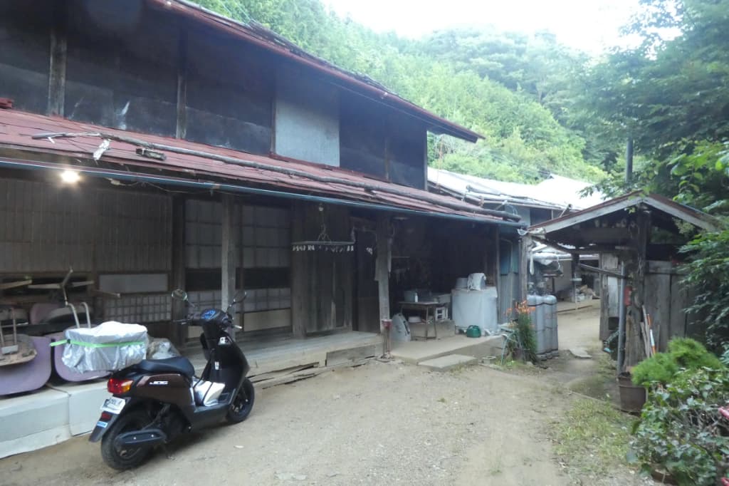 宿の前