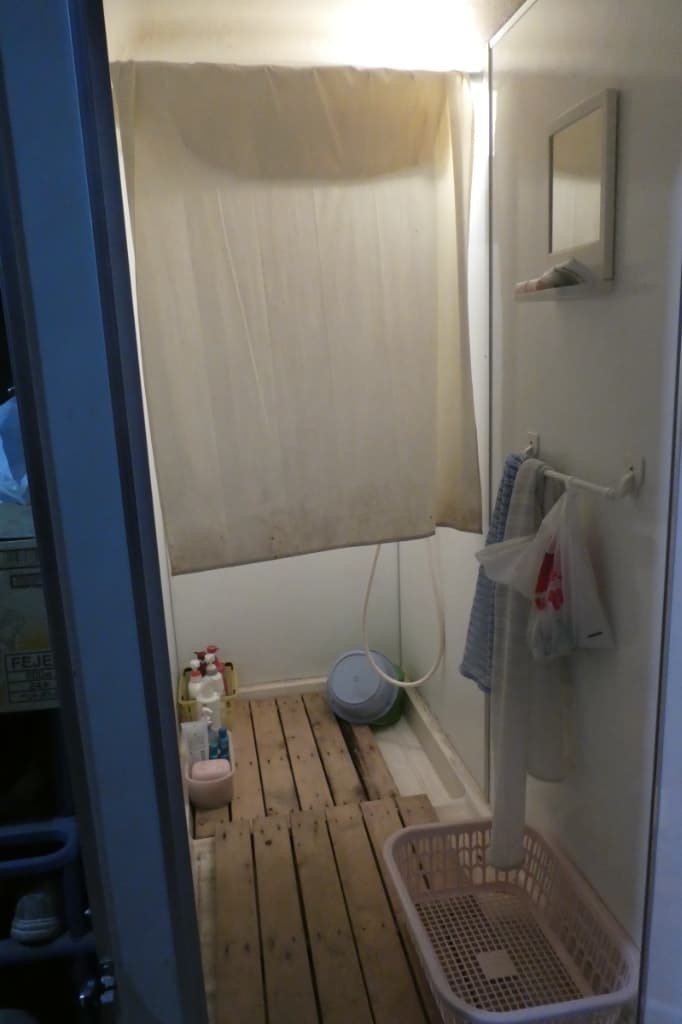 シャワー室の中