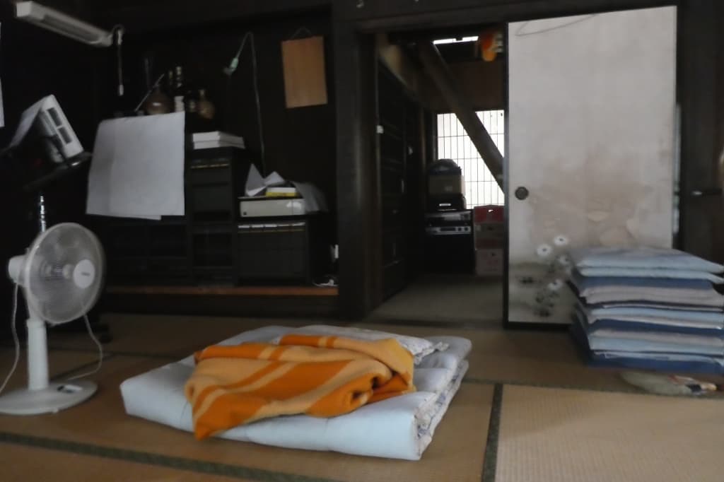 畳んだ布団