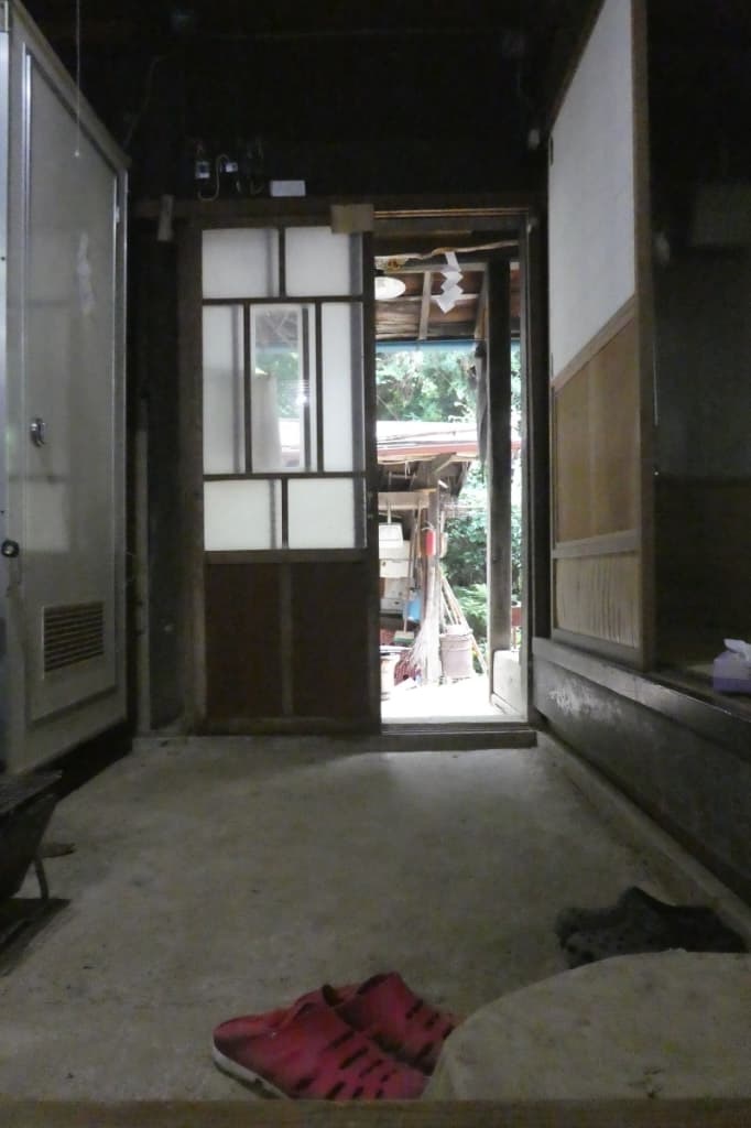 土間