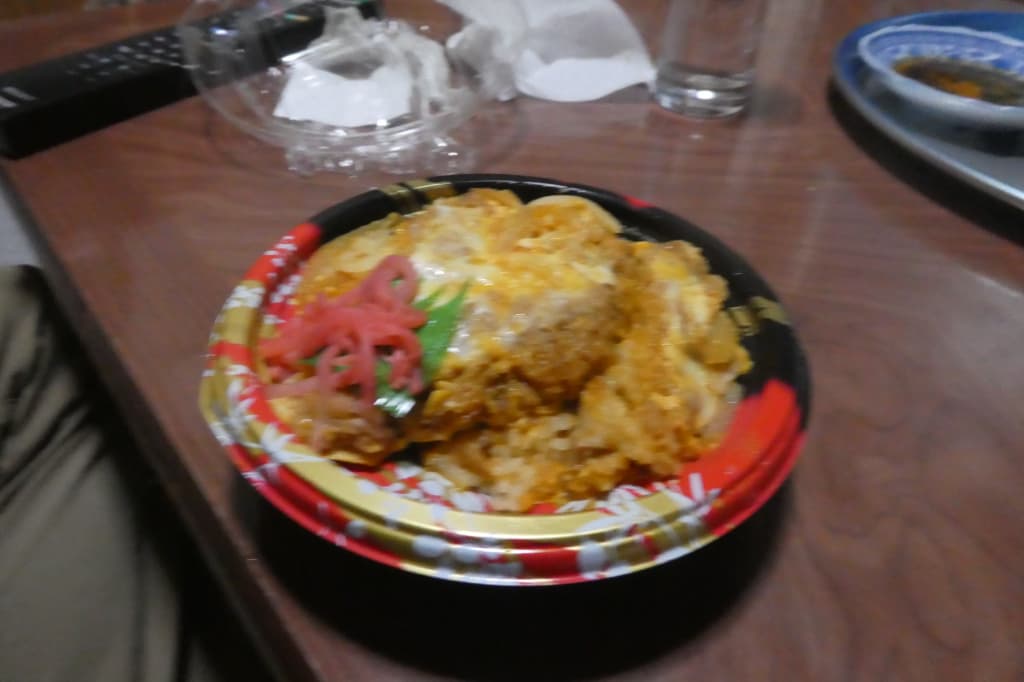 朝食のカツ丼
