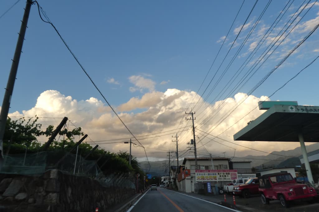 夕暮れの塩山