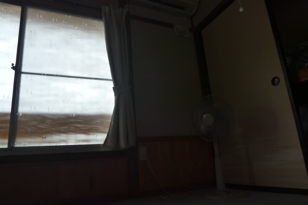 朝の客室の窓