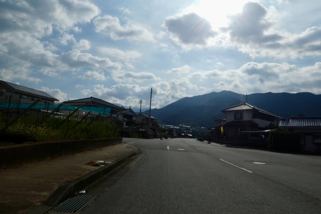 朝の田舎道